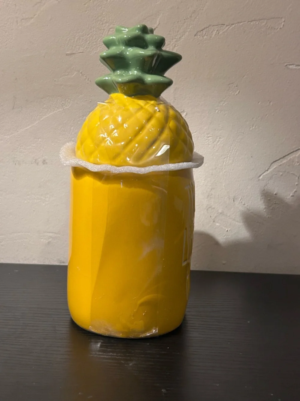 Rae Dunn Tropic Like Its Hot Yellow Ceramic Mug With Pineapple Lid NWTS - Picture 6 of 6